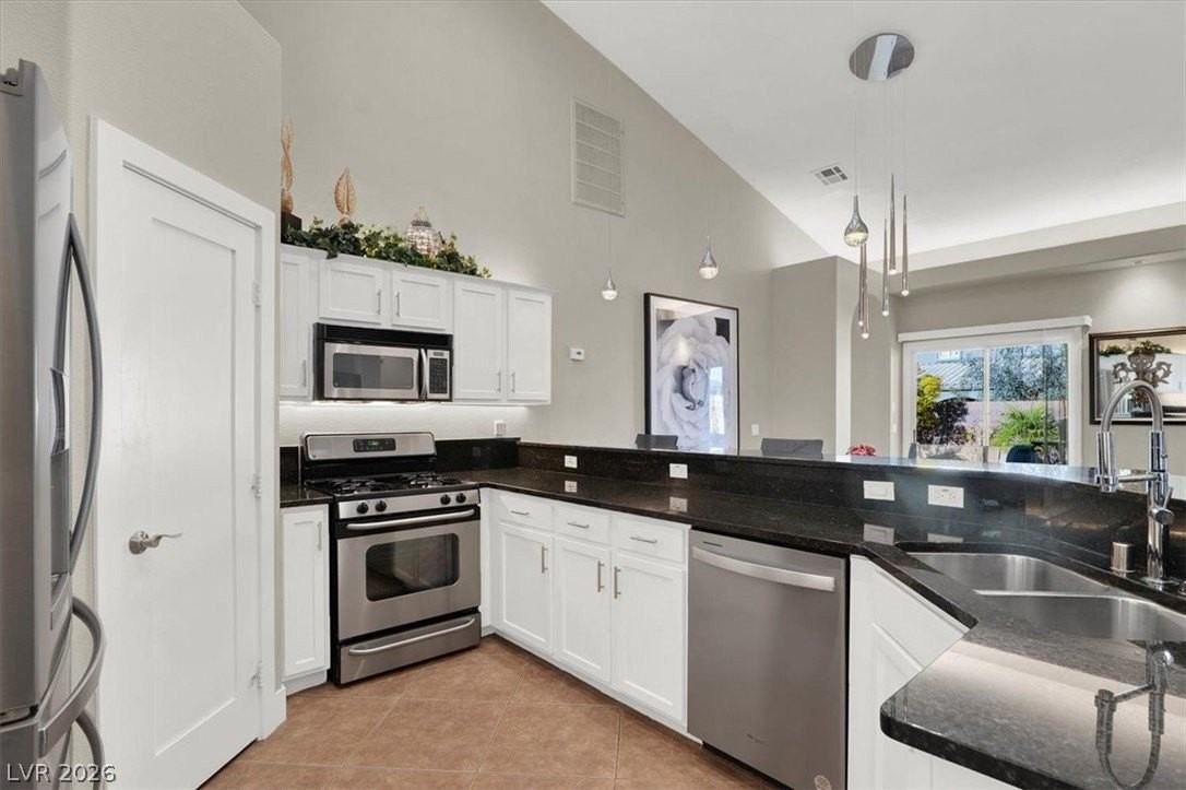 6100 Tamar Ct - Photo 6 of 26