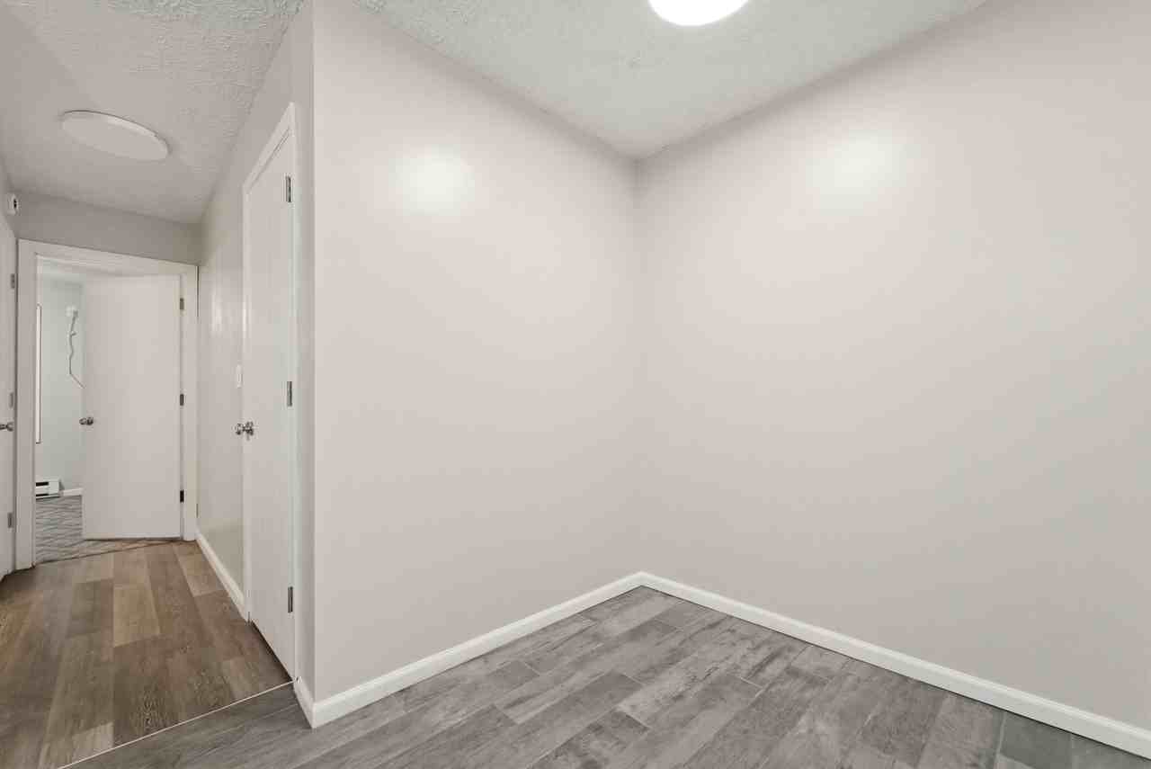 140 Sycamore Ct #142 - Photo 6 of 11