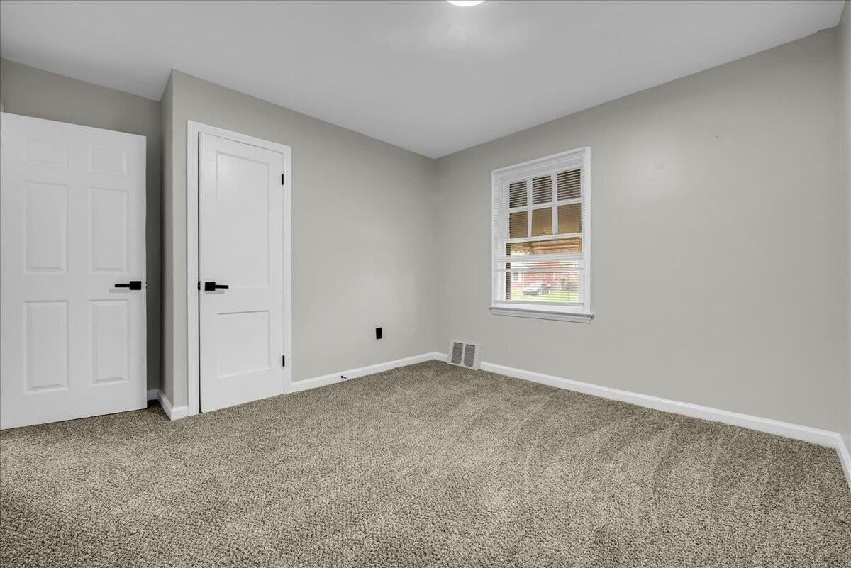 9090 Stahelin Ave - Photo 5 of 17