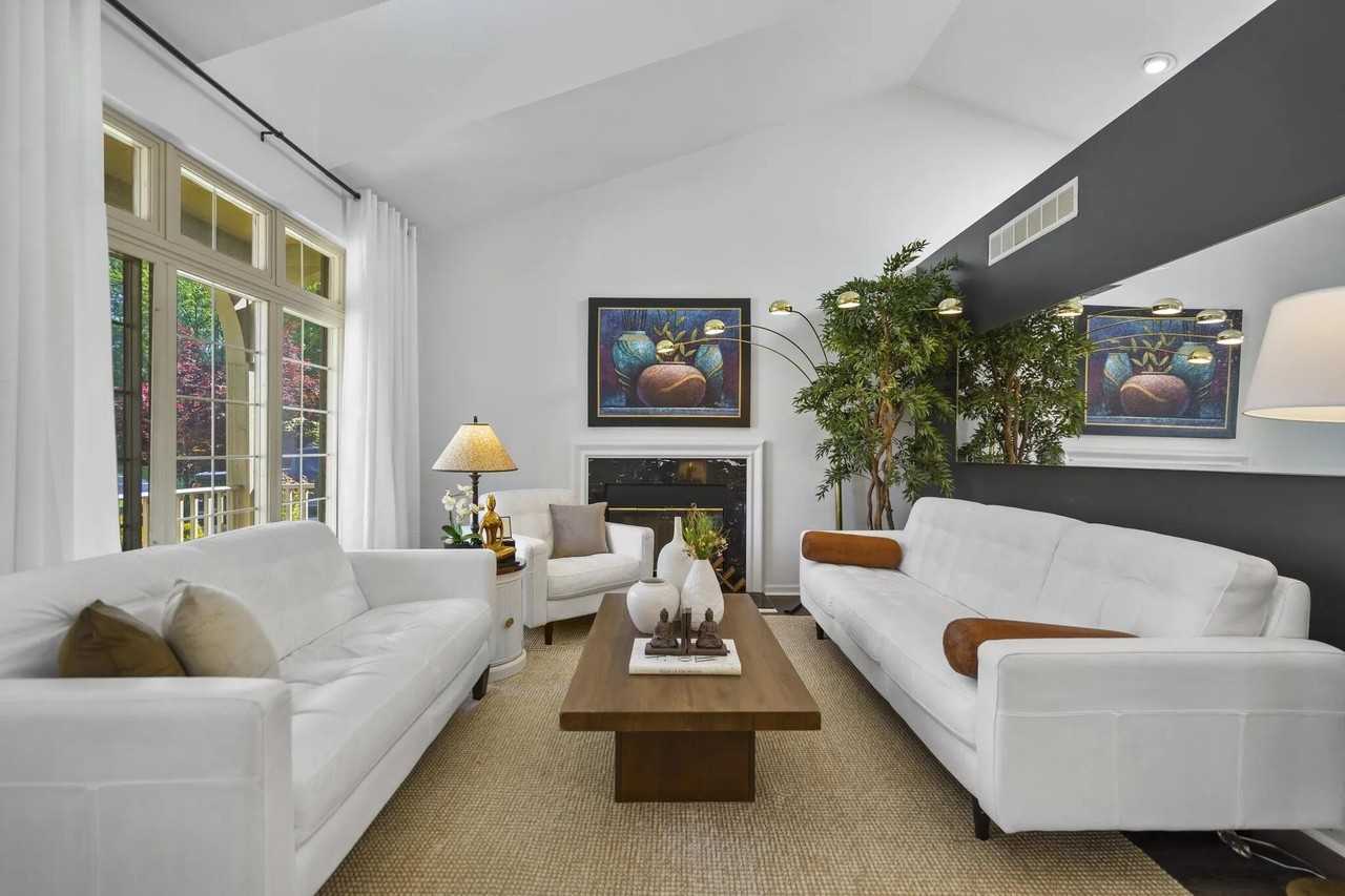 5849 Lafayette Ln - Photo 2 of 48