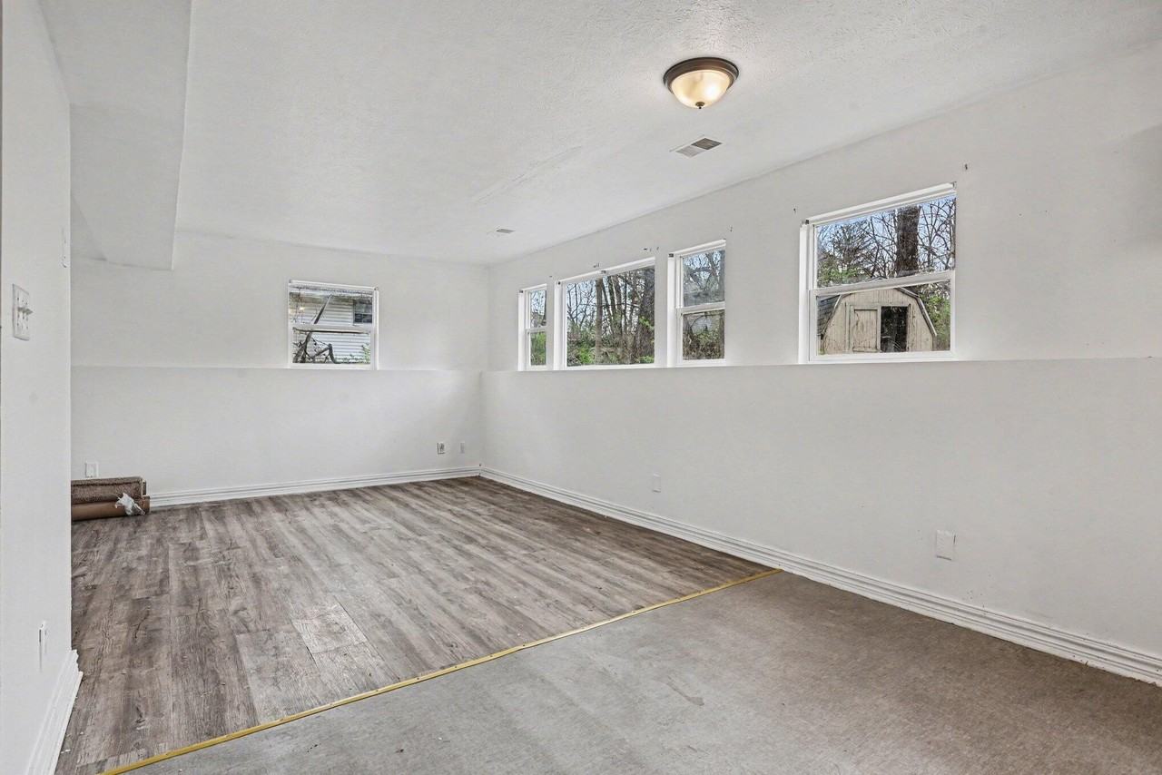 134 S Clarendon St - Photo 6 of 28