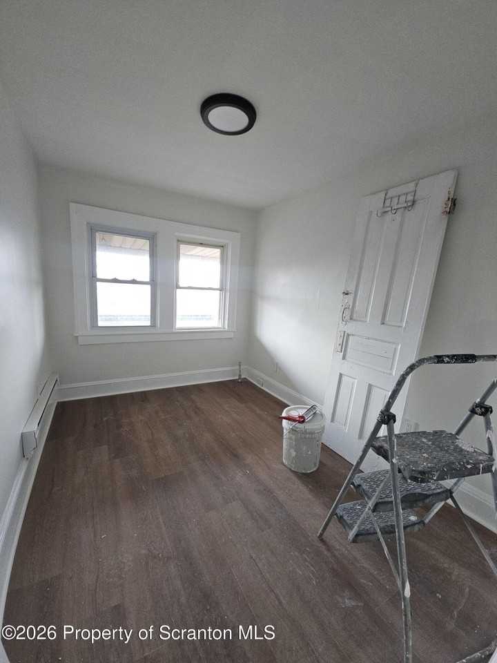 1226 Vine St #3 - Photo 7 of 8