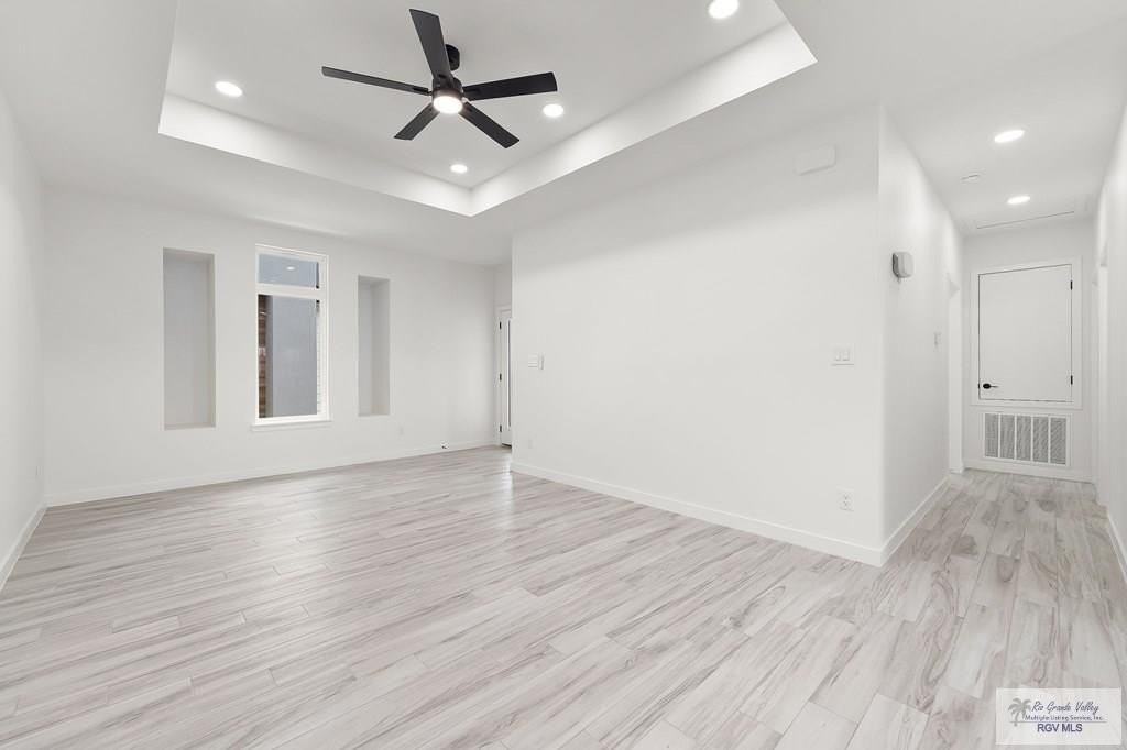 518 E Loop 499 #12 - Photo 3 of 14