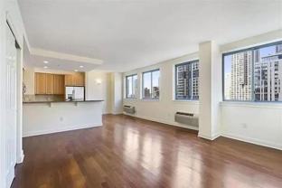 311 Washington St #12E - Photo 1 of 1