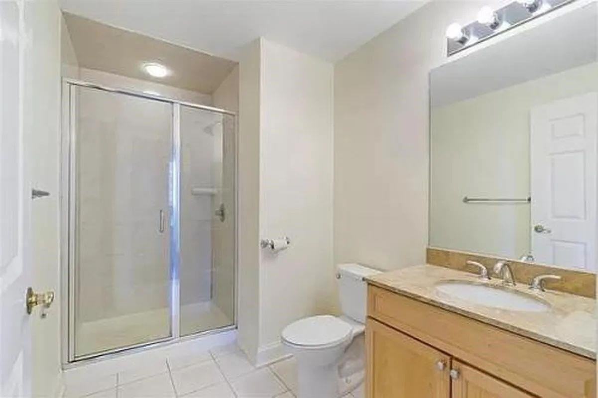 311 Washington St #12E - Photo 5 of 12