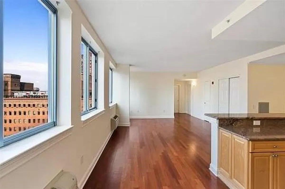 311 Washington St #12E - Photo 6 of 12