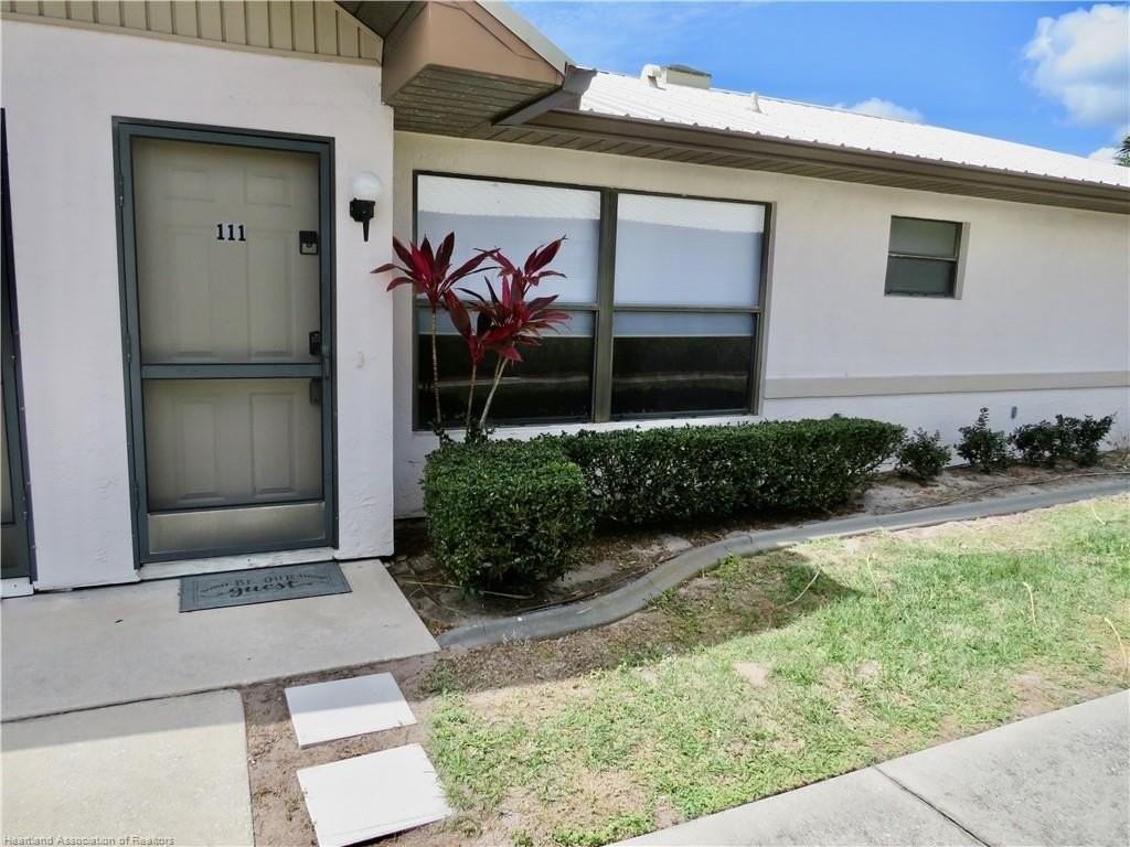 111 Villaway - Photo 2 of 26