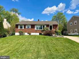 4 Albertson Blvd - Photo 1 of 1