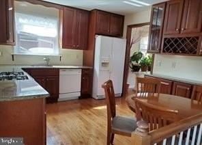 4 Albertson Blvd - Photo 5 of 20