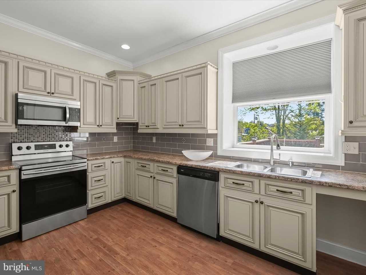 13 N Allegany St - Photo 4 of 50