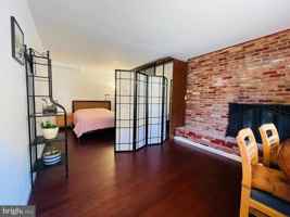 featured image of 928A Venice Dr