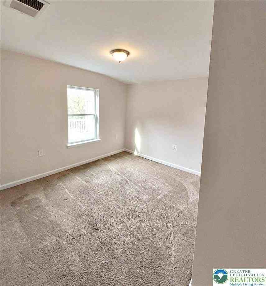 506 W Berwick St #D - Photo 4 of 11