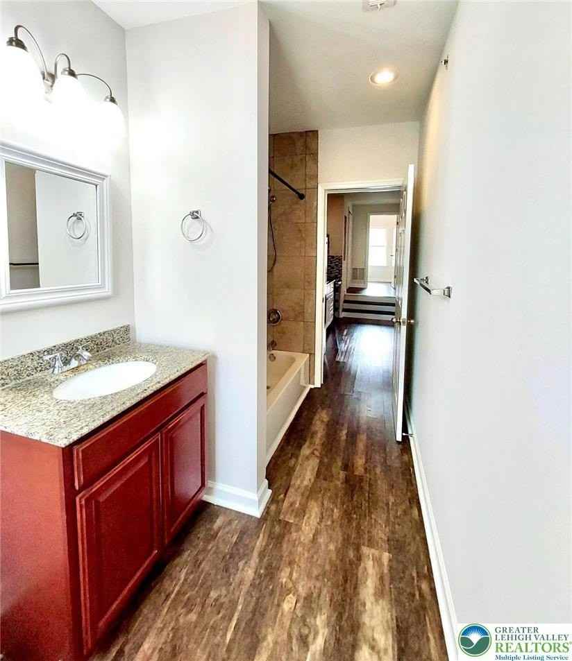 506 W Berwick St #D - Photo 7 of 11