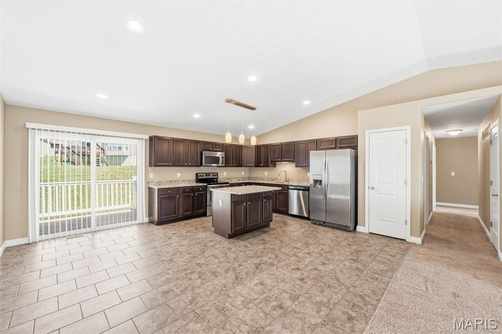 305 Shadow Trace Dr - Photo 7 of 32