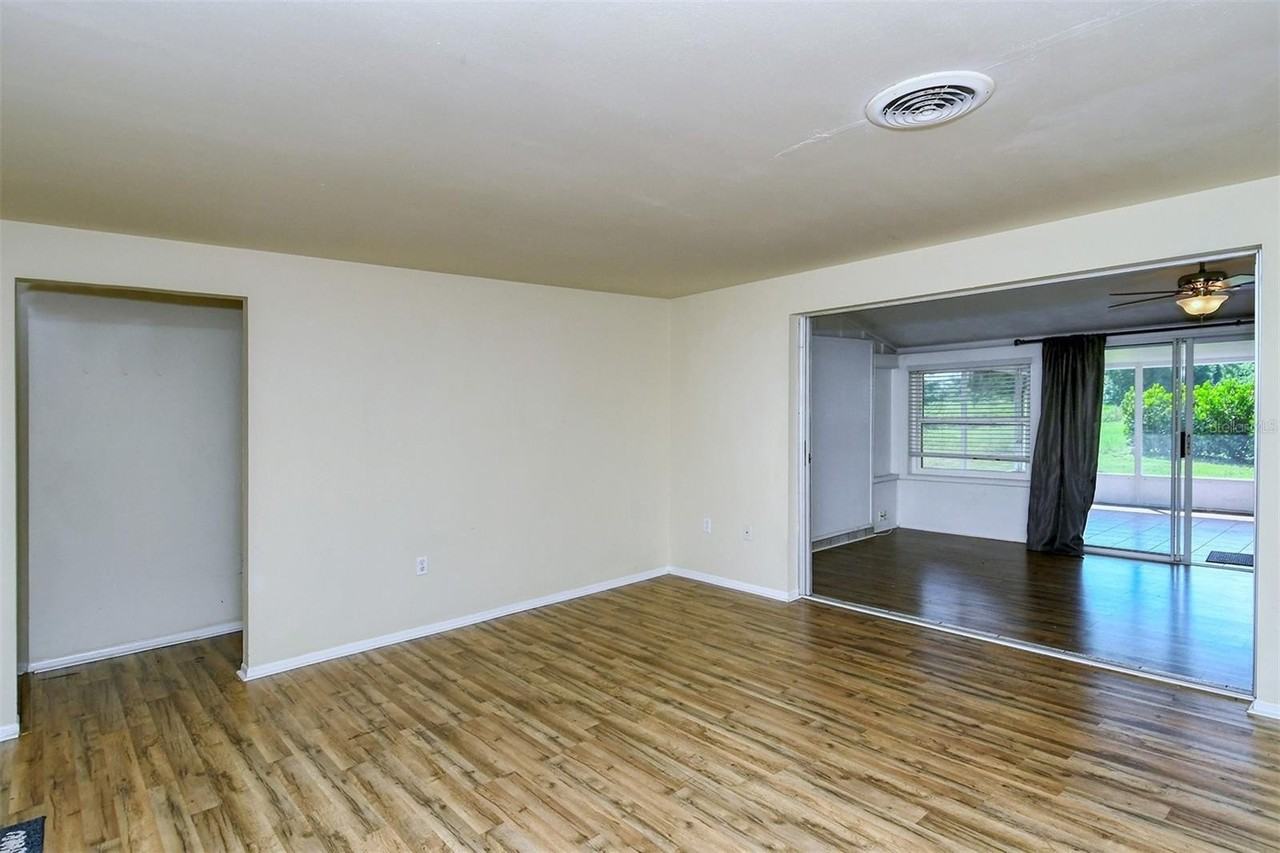 2512 Post Rd - Photo 4 of 26