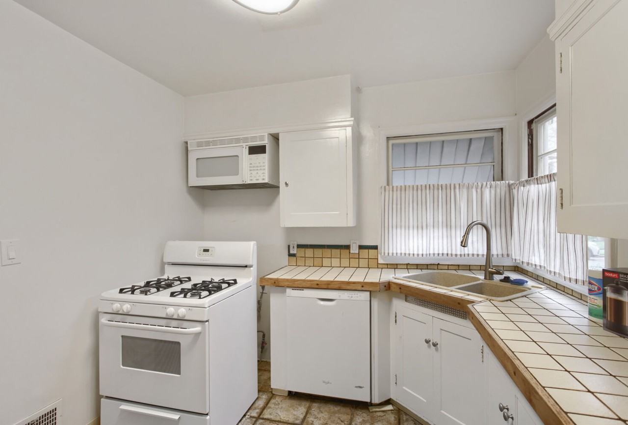 3406 Se 64th Ave #1 - Photo 6 of 8