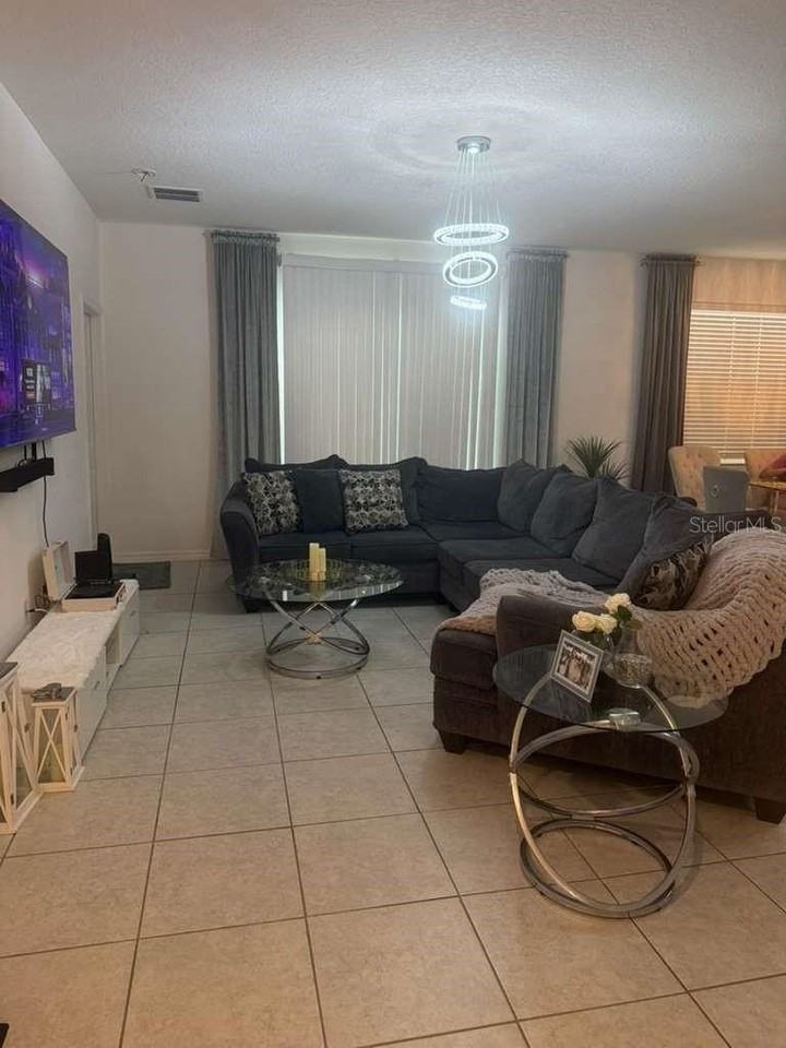 570 Feltrim Manor Rd - Photo 6 of 18