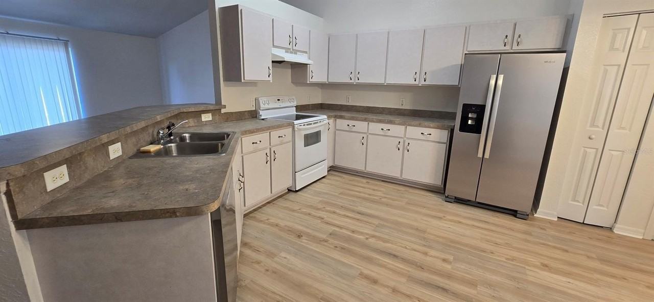 6875 Se 52nd St - Photo 3 of 13