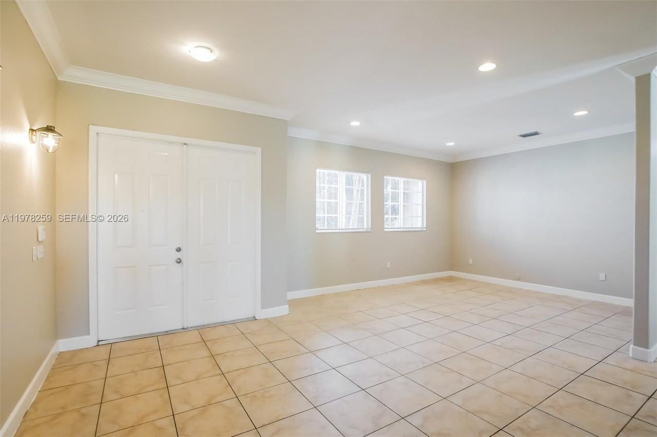 18686 Sw 132nd Ave #O - Photo 2 of 8