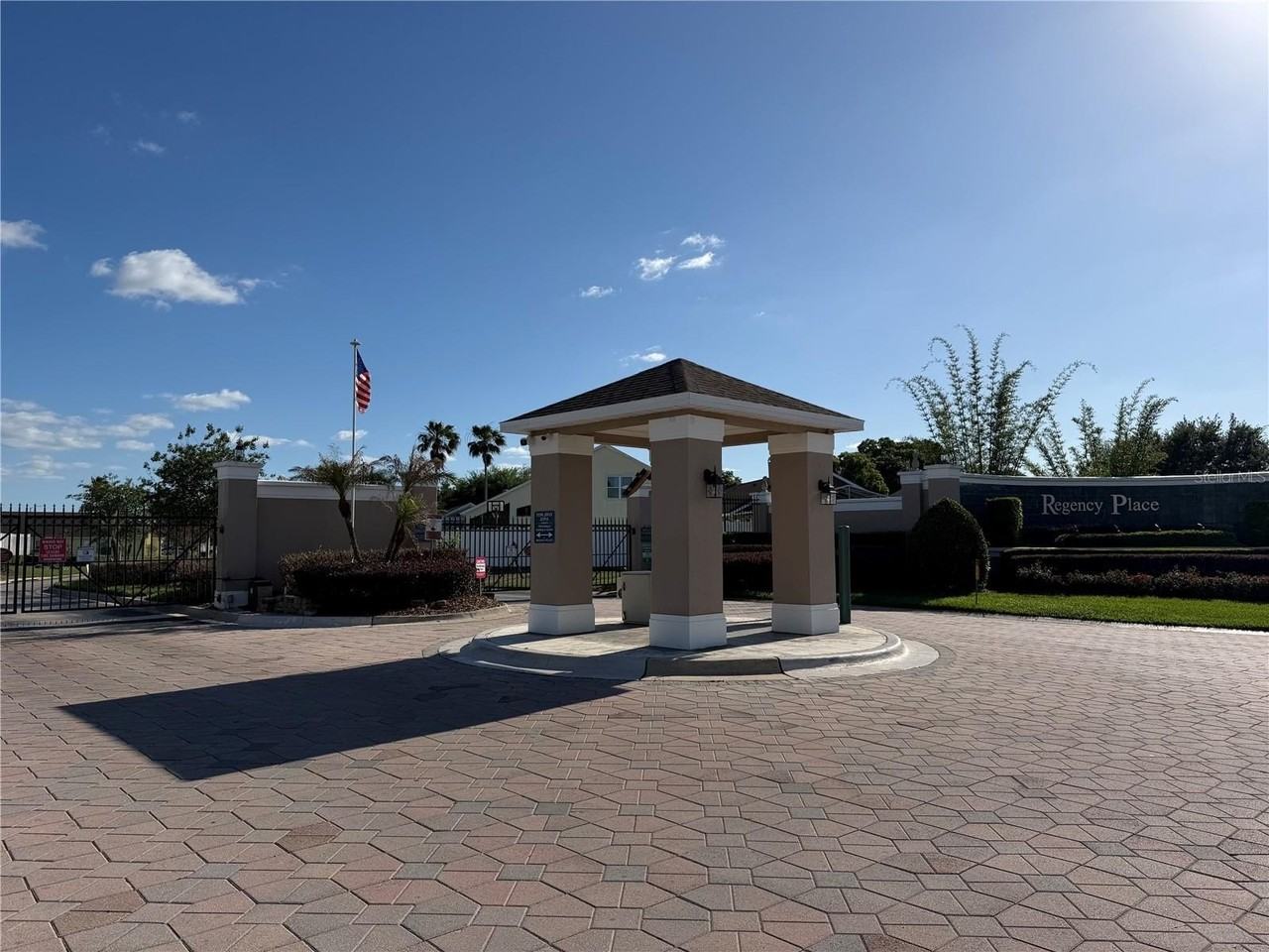 723 Lady Diana Dr - Photo 3 of 50