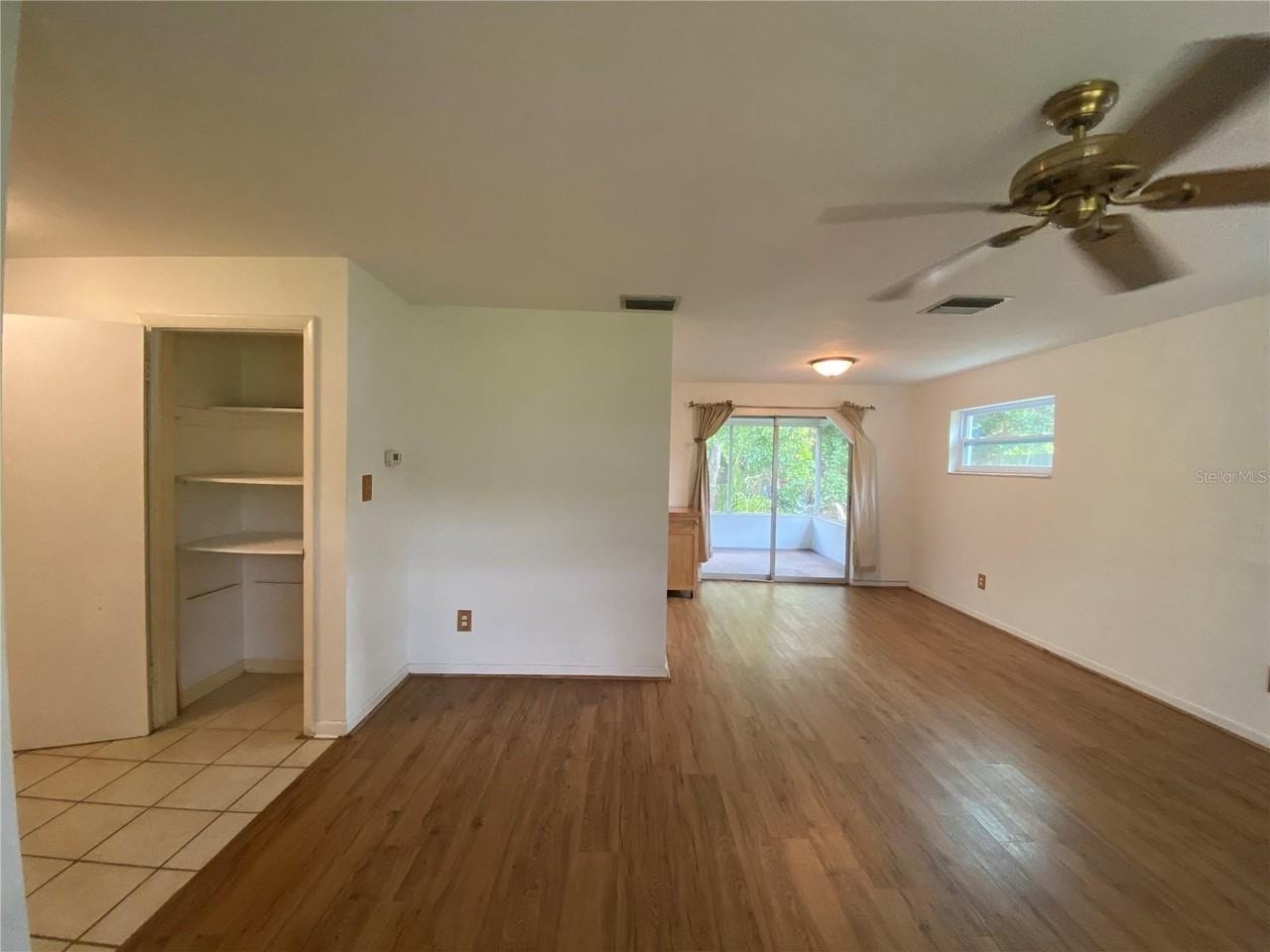 2084 Ridgelane Rd - Photo 3 of 31