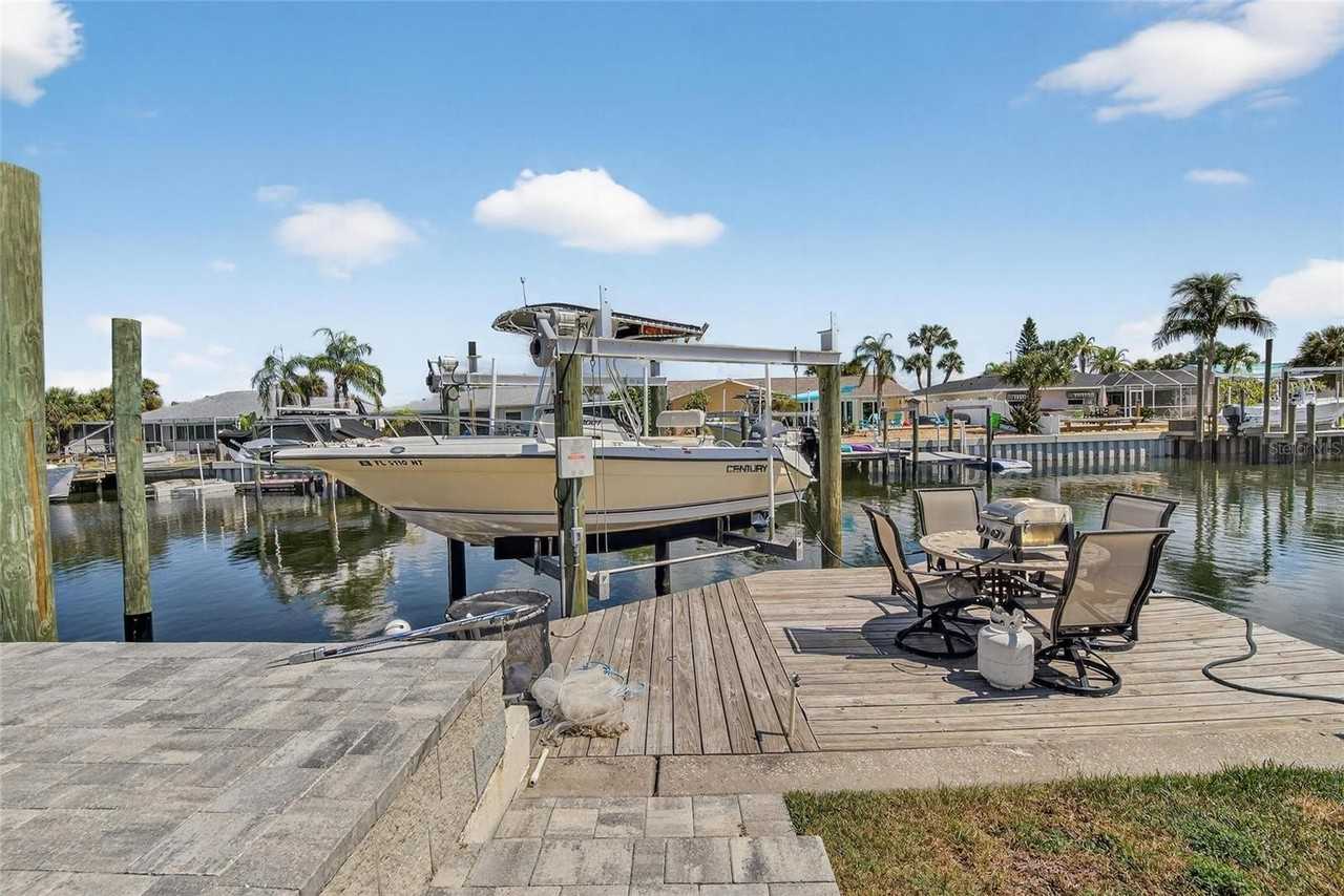 6337 Cocoa Ln - Photo 5 of 27