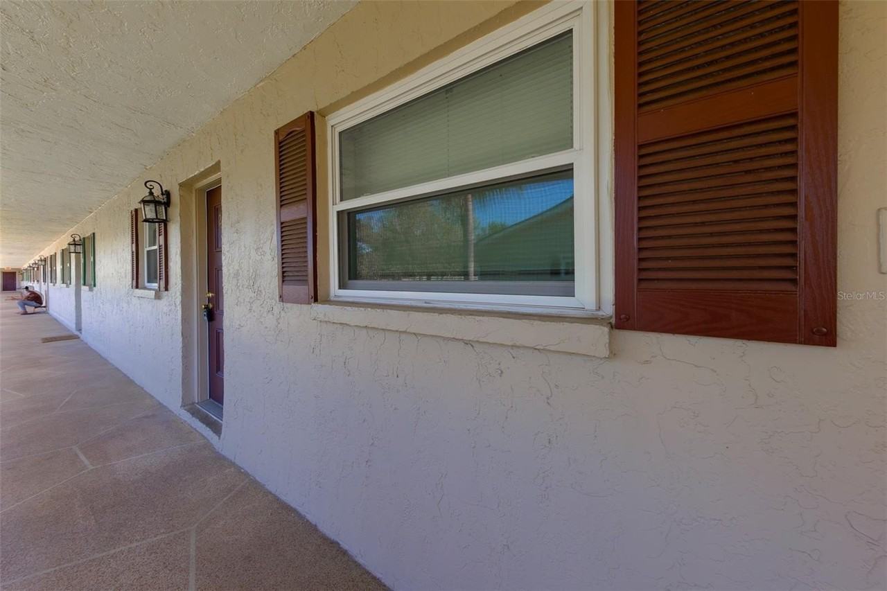 9881 113th St #215 - Photo 5 of 45