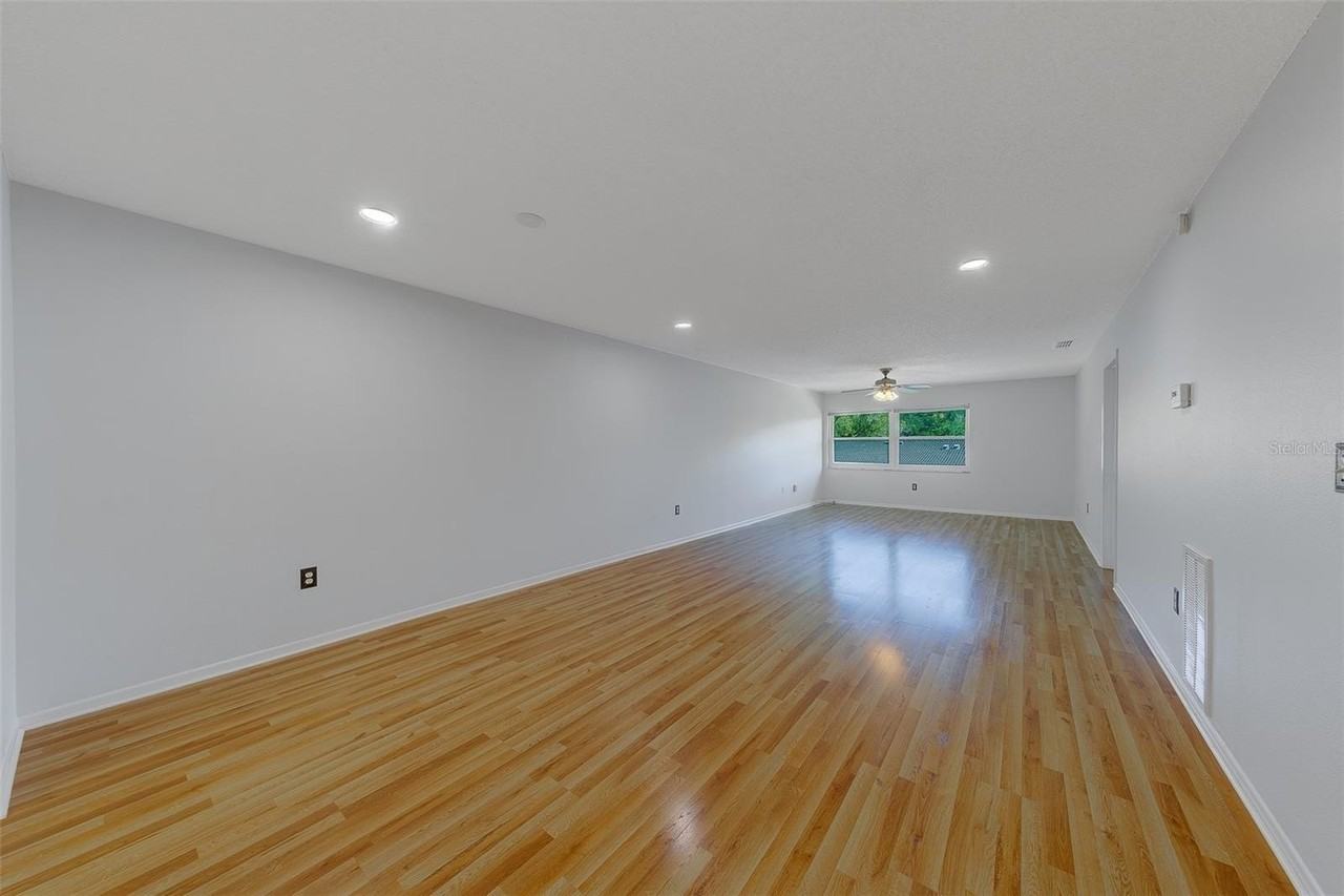 9881 113th St #215 - Photo 4 of 41