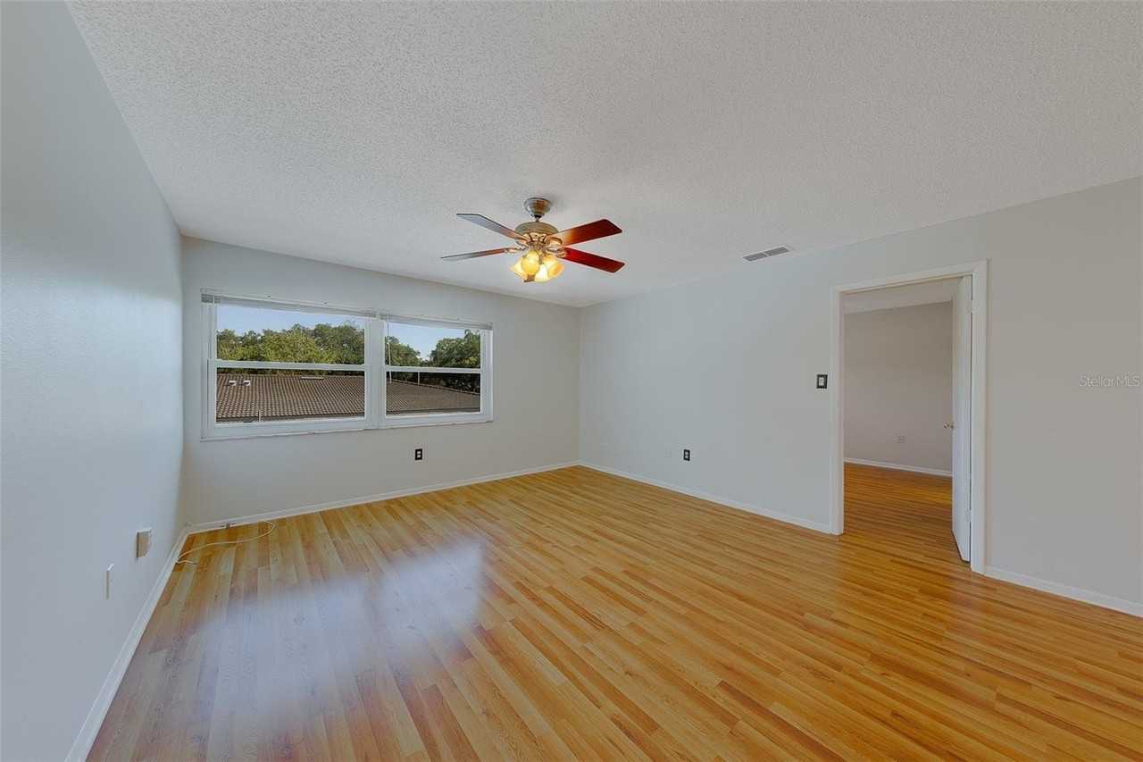 9881 113th St #215 - Photo 7 of 41