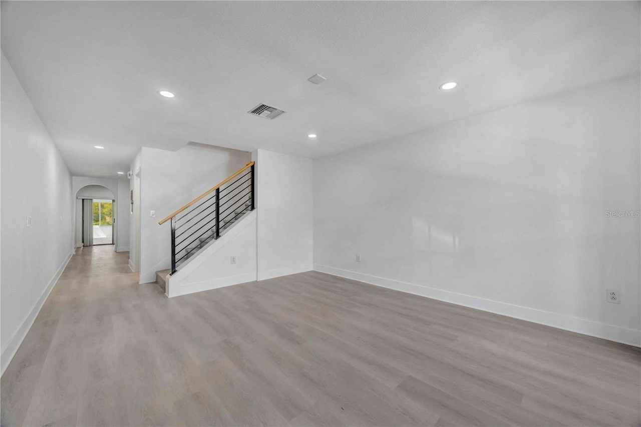 727 Kensington Lake Cir - Photo 5 of 50