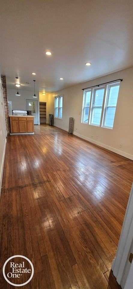 3014 Caniff St - Photo 2 of 10