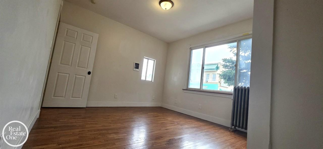 3014 Caniff St - Photo 3 of 10