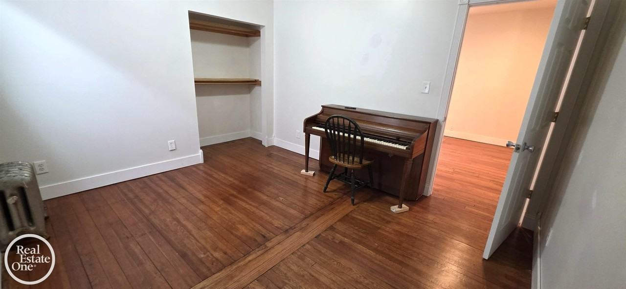 3014 Caniff St - Photo 5 of 10