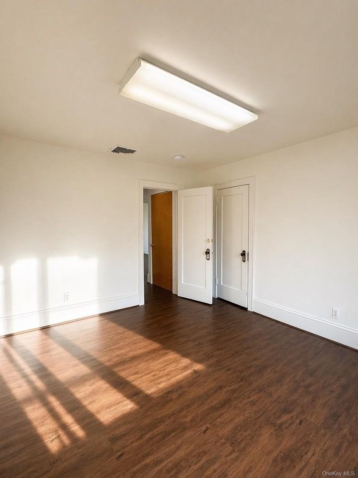 504 Broadway - Photo 4 of 12