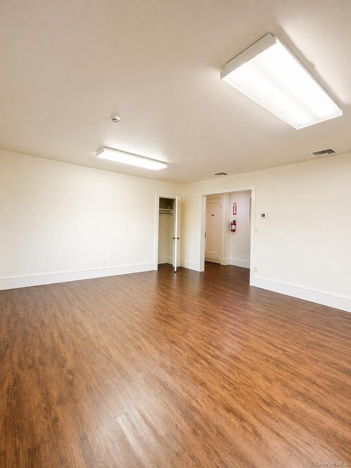 504 Broadway - Photo 6 of 12