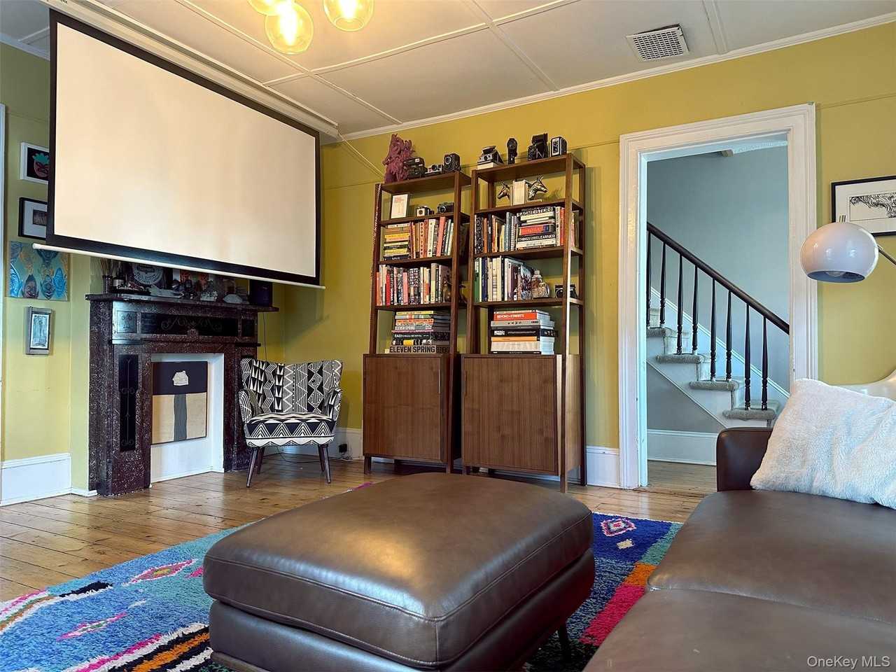 369 Verplanck Ave - Photo 4 of 20