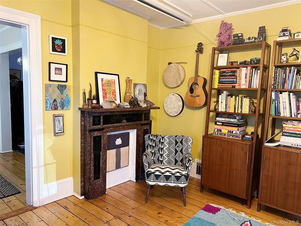 369 Verplanck Ave - Photo 5 of 20