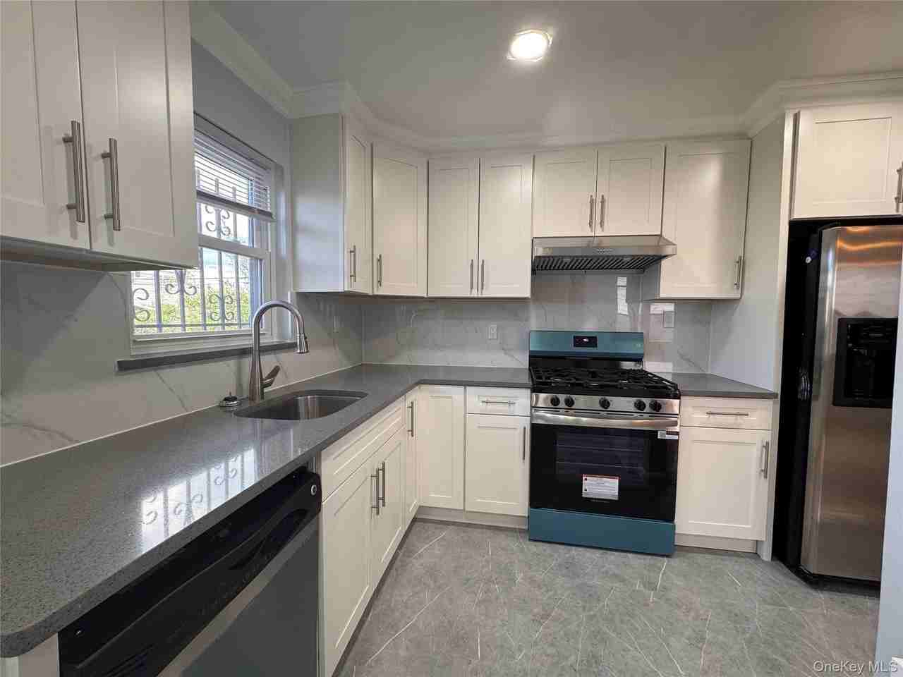 14749 28th Ave - Photo 3 of 22