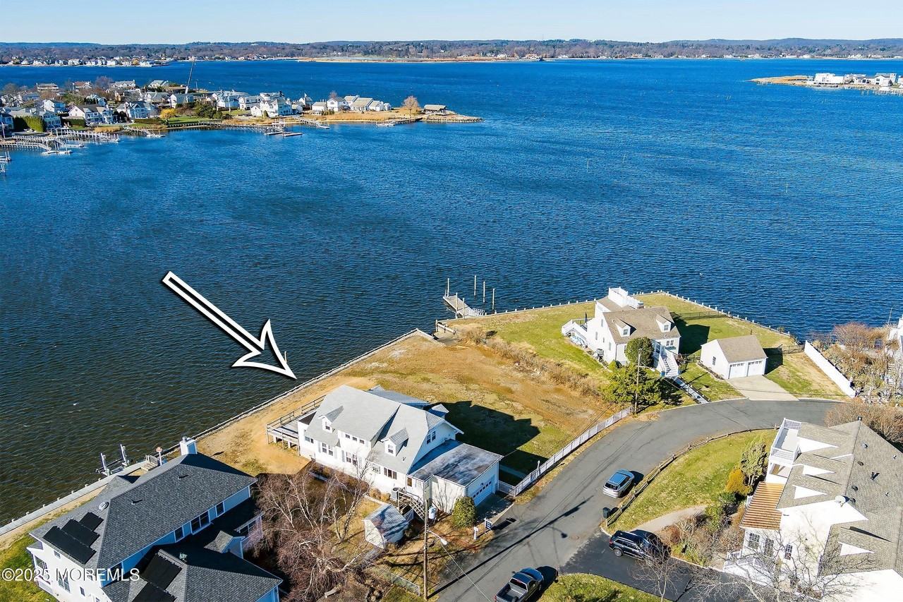 5 Marine Pl - Photo 2 of 26