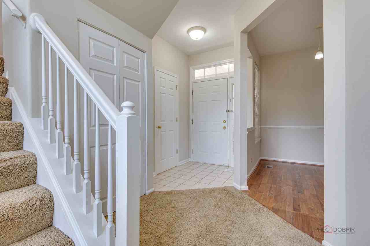 45 S Oakhurst Dr - Photo 3 of 26