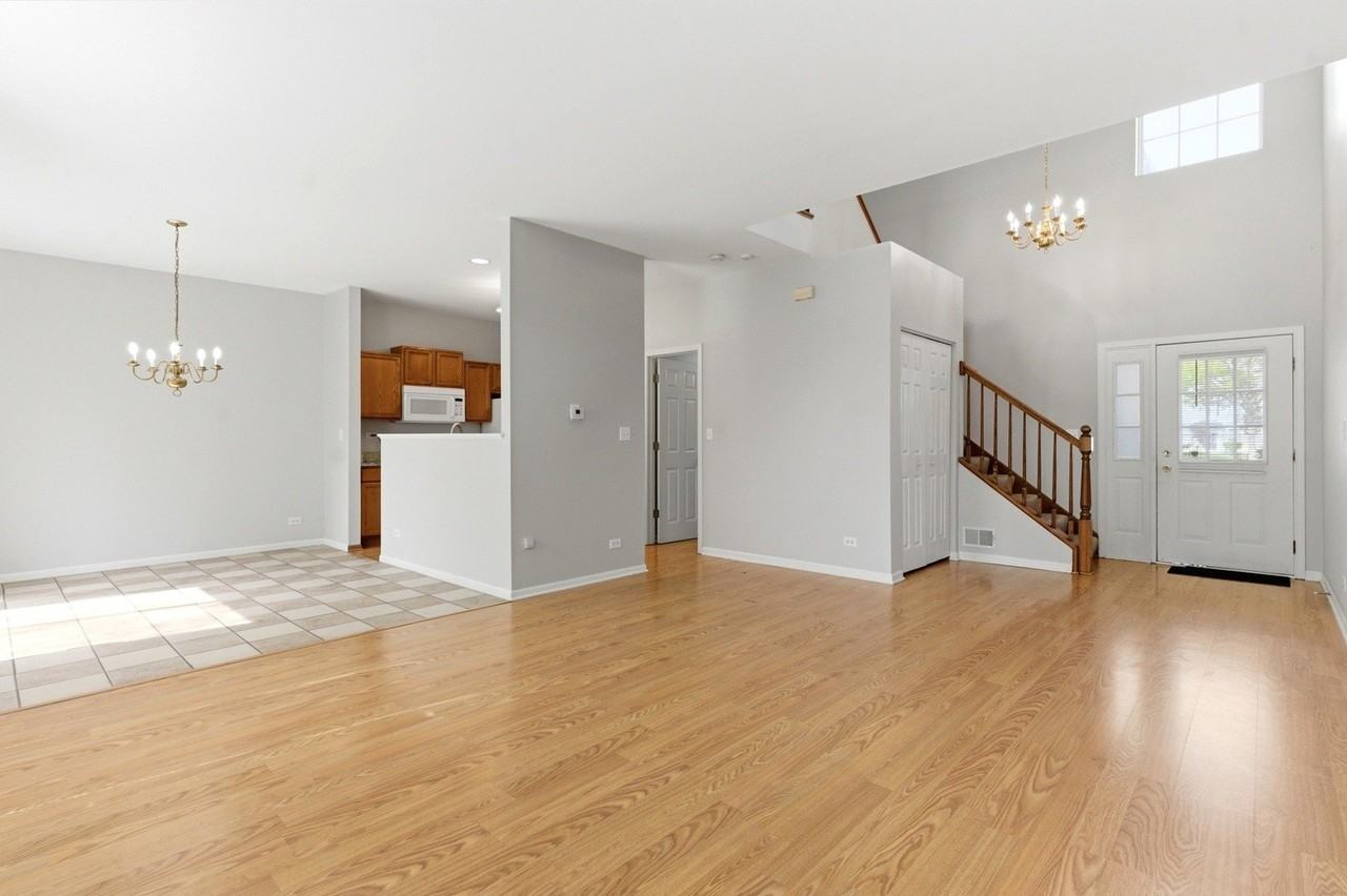 811 Donelson Ct - Photo 3 of 16