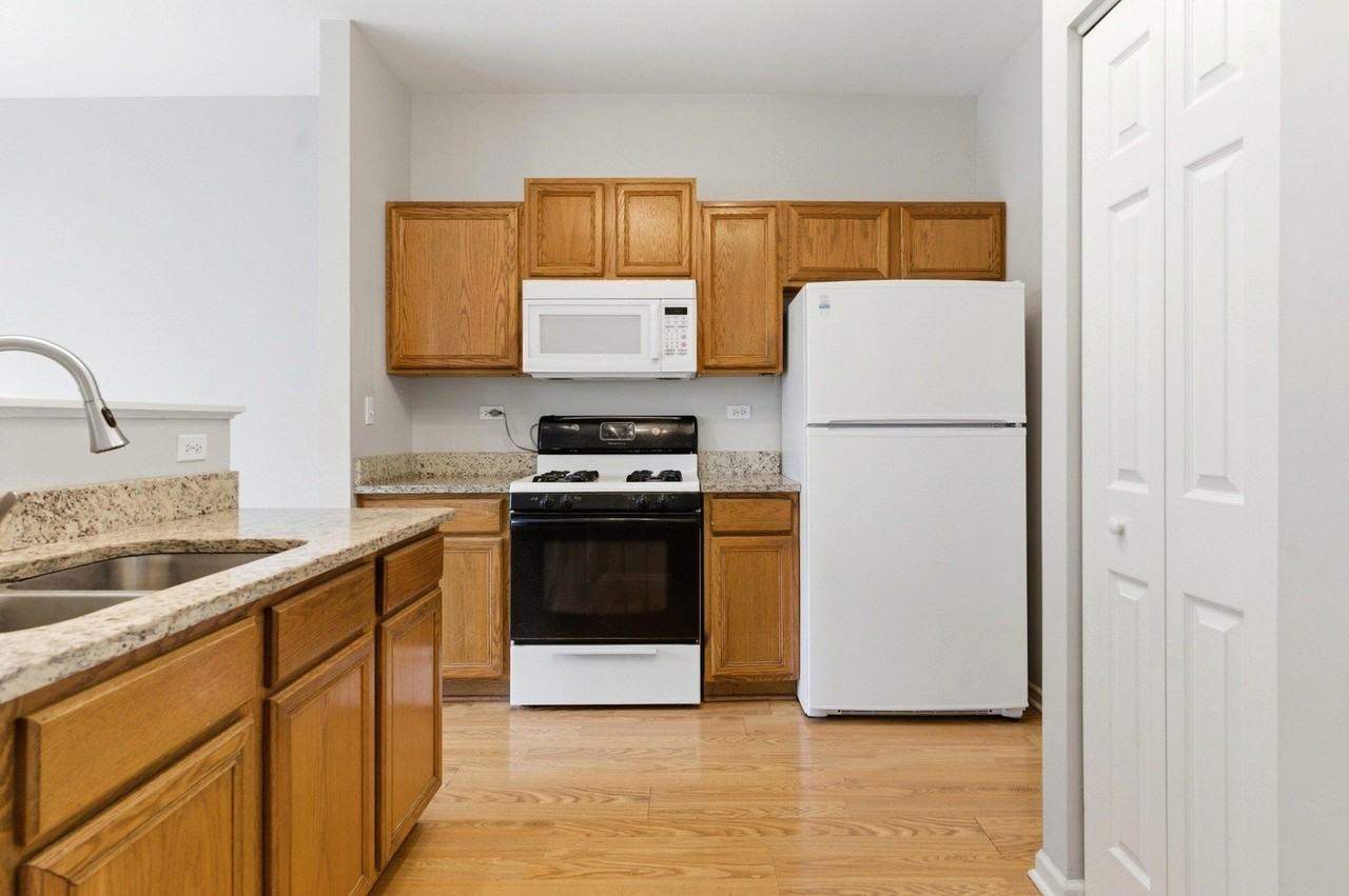 811 Donelson Ct - Photo 6 of 16