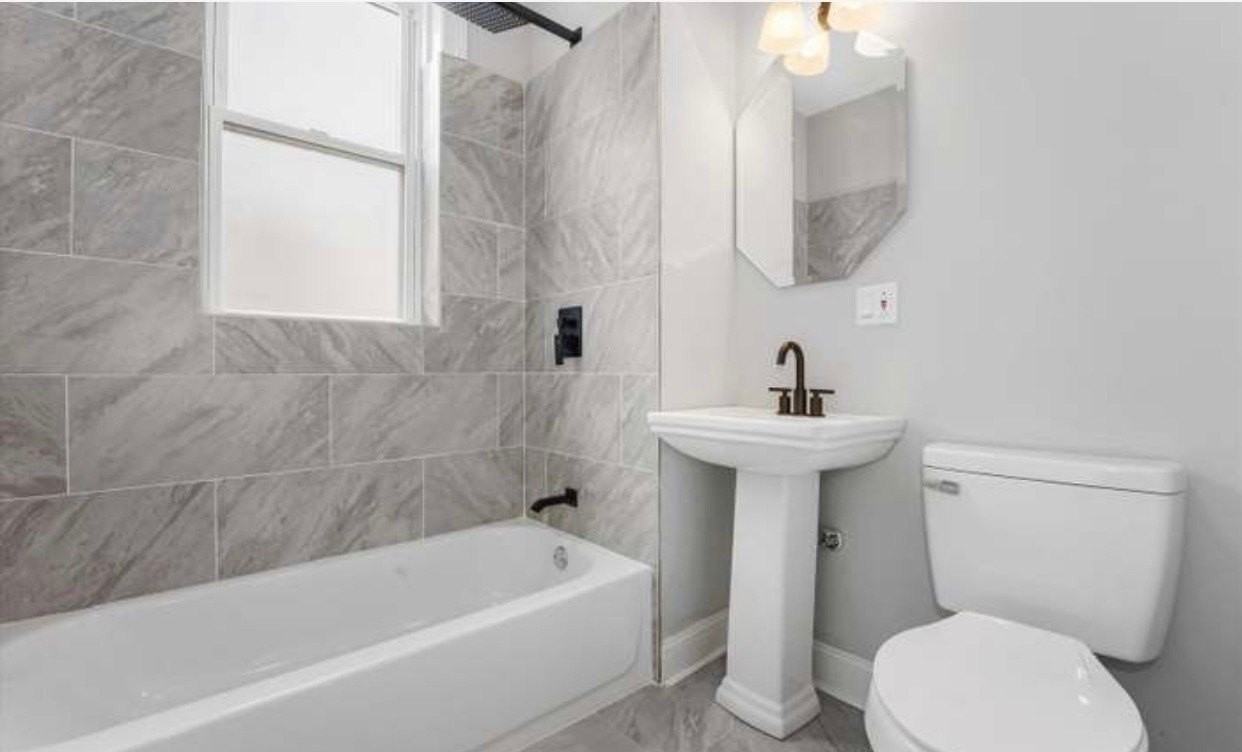 957 N Central Park Ave #2 - Photo 5 of 8