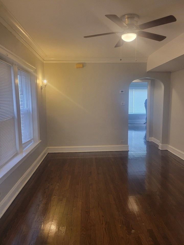 7918 S Essex Ave #1 - Photo 4 of 10