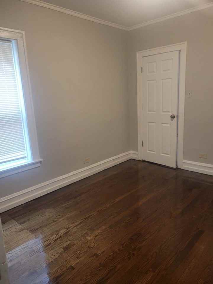 7918 S Essex Ave #1 - Photo 5 of 10