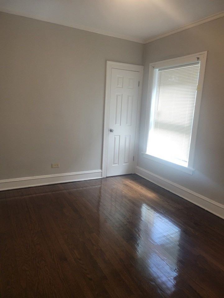 7918 S Essex Ave #1 - Photo 6 of 10