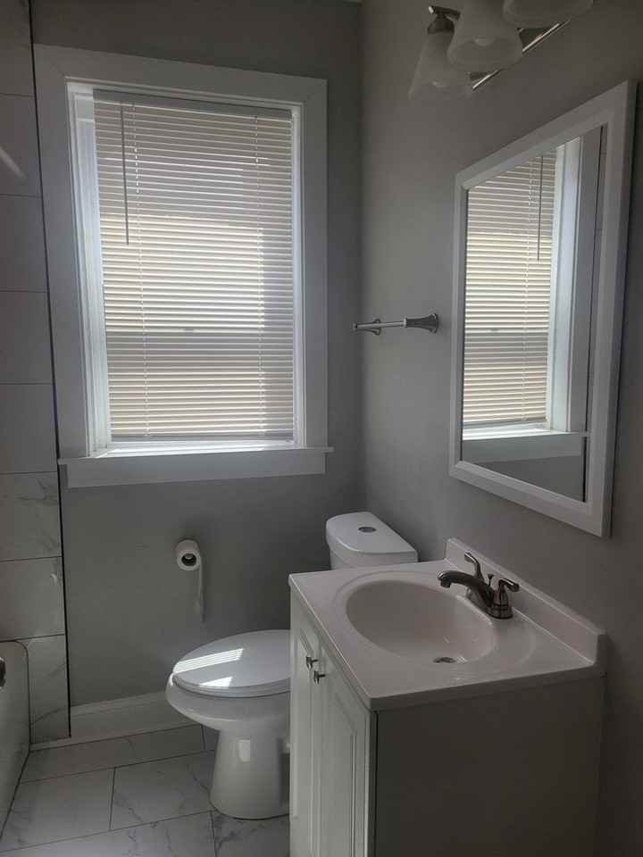 7918 S Essex Ave #3 - Photo 6 of 8