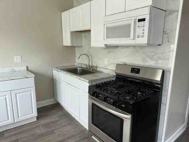 4058 W Dickens Ave #2D - Photo 5 of 10