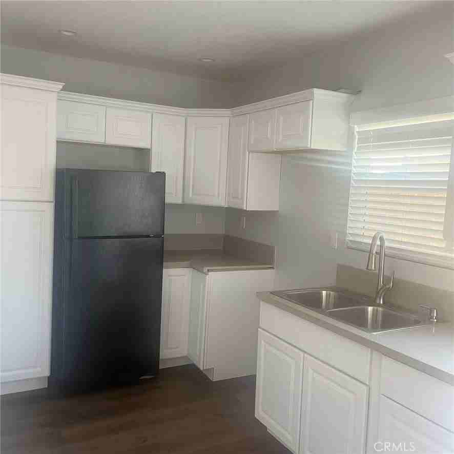 7239 Sterling Ave - Photo 3 of 12
