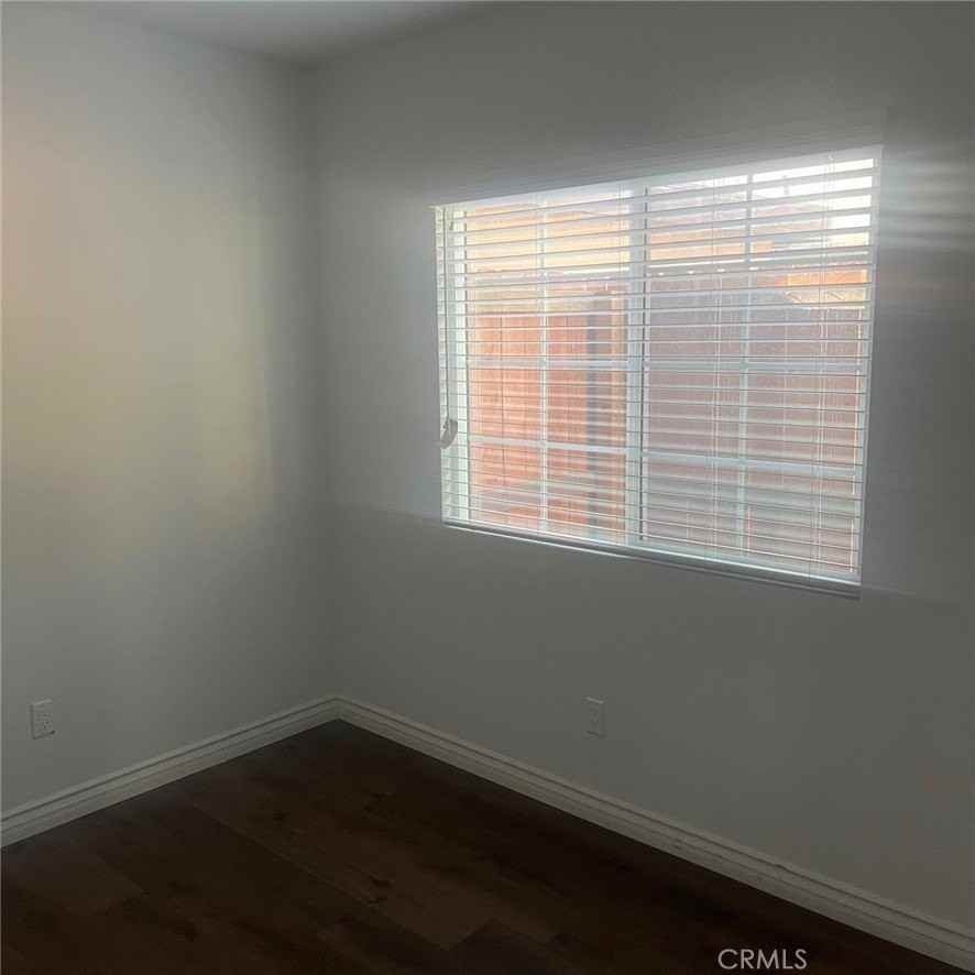 7239 Sterling Ave - Photo 7 of 12